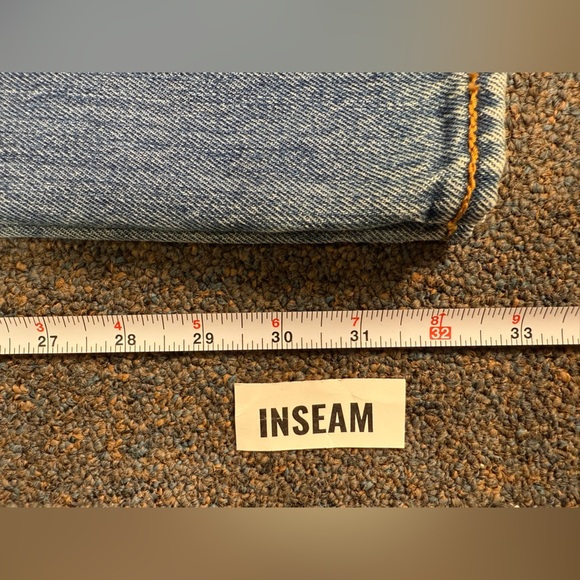 Levis 501 Men's 33x34 Straight Leg Blue Medium Wash Button Fly Blue Jean Casual - Picture 8 of 9